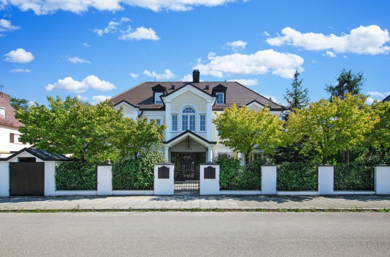  M�nchen Erdgeschosswohnung Sehr sch�ne 2 Zi.-Whg. mit 2 Terrassen, gro�em Garten - ruhige Bestlage nahe Pasing-Nymphenburg-Kanal