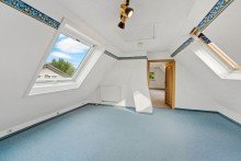  Ein-/Zweifam.haus im Dornr�schenschlaf auf gro�em Eck-Grundst�ck mit S�dausrichtung und Baureserve