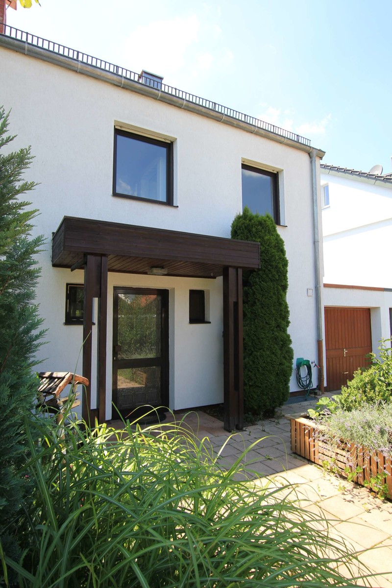 Hausansicht Doppelhaush�lfte Germering
