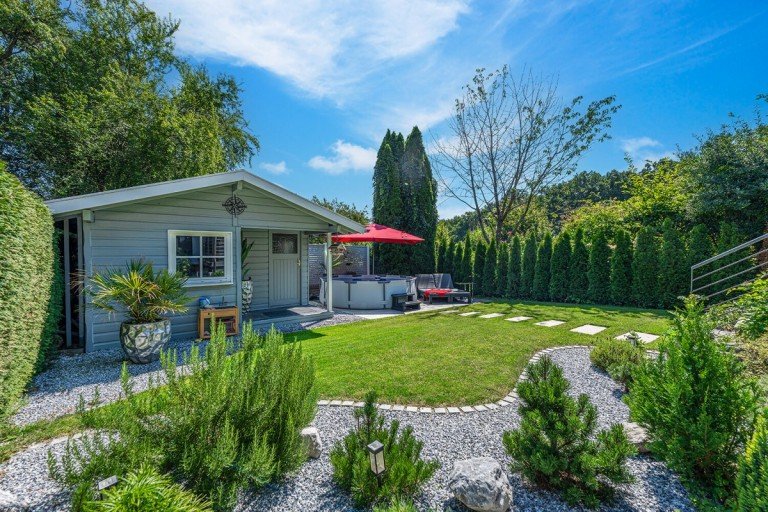  Germering Doppelhaush�lfte Gem�tliche und gepflegte DHH mit gro�em S�d-West Garten in ruhiger Bestlage