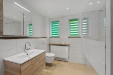  Ein-/Zweifam.haus im Dornr�schenschlaf auf gro�em Eck-Grundst�ck mit S�dausrichtung und Baureserve